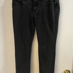 a.n.a Women's Black Capris Skinny Jeans size 8P